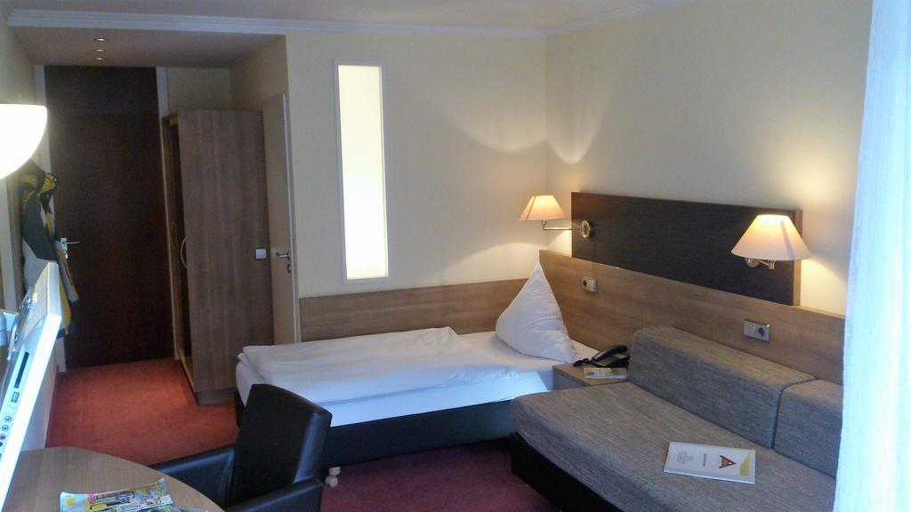 Hotel Bergfrieden Bad Wildbad Exteriör bild