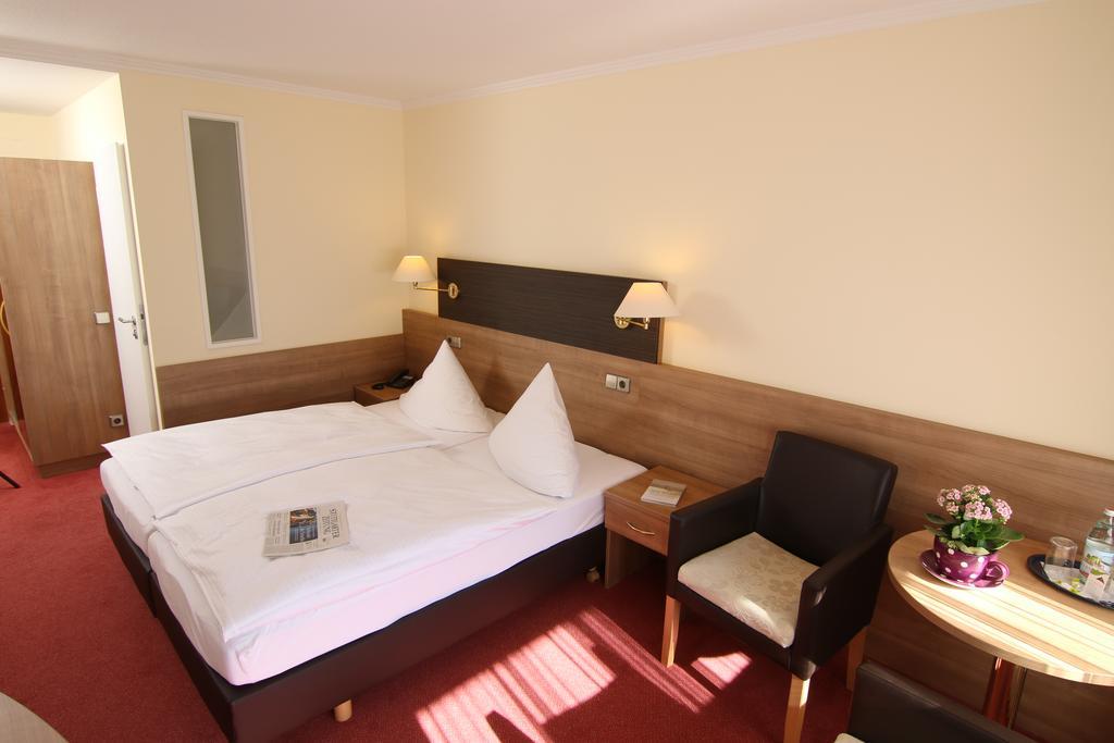 Hotel Bergfrieden Bad Wildbad Exteriör bild